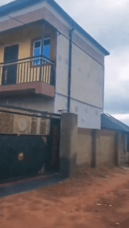 Newly Built Multi-Unit Building -Loa, Behind Emirate Mall, Ilorin